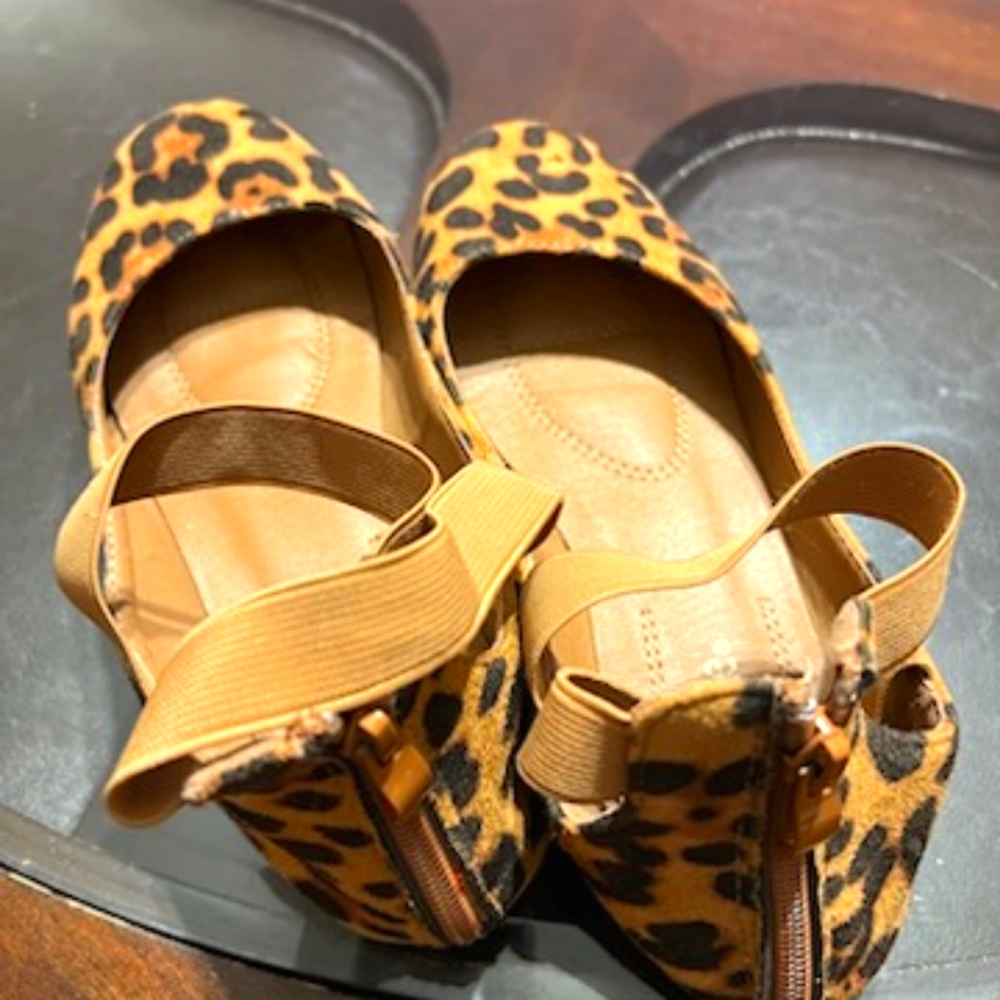BELLA MARIE SUADE FLATS